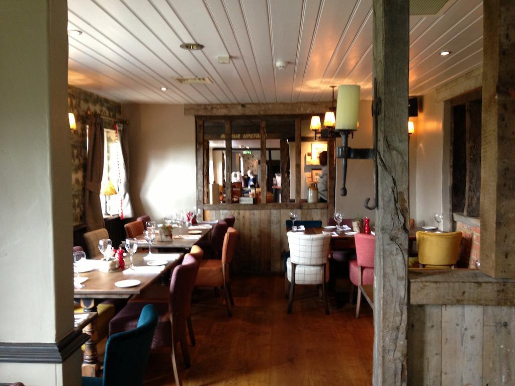 The Crown Pub, Dining & Rooms Henlow Esterno foto