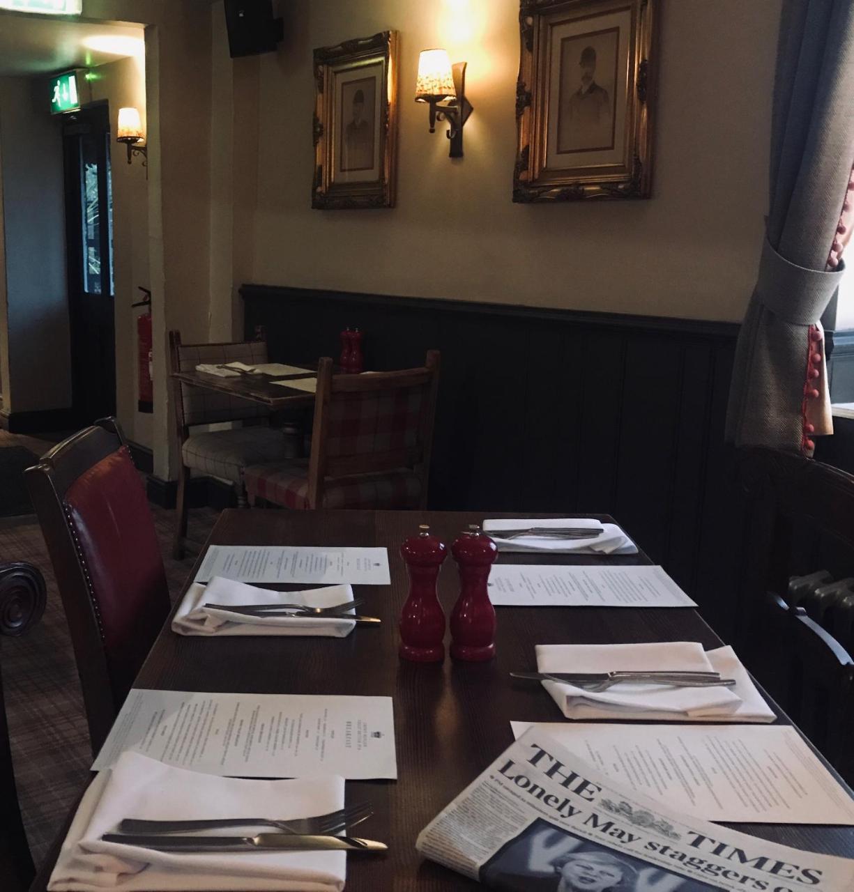 The Crown Pub, Dining & Rooms Henlow Esterno foto